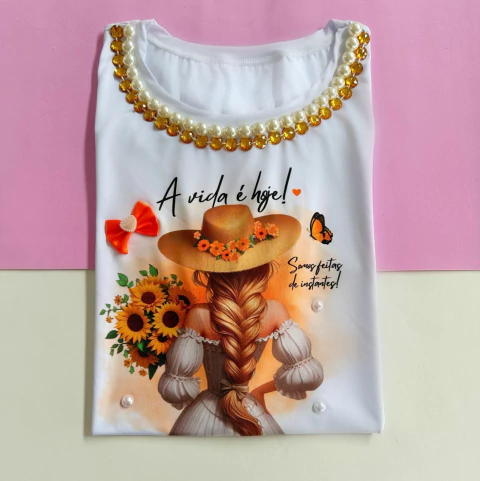 T SHIRT - LUXE WHITE - A VIDA É HOJE - COM PEDRARIAS - comprar online