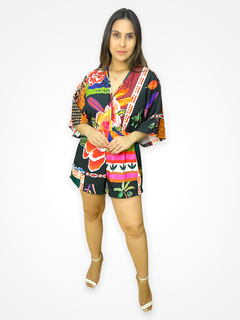 MACAQUINHO ESTAMPADO COM DECOTE V TRANSPASSADO - TROPICAL - comprar online