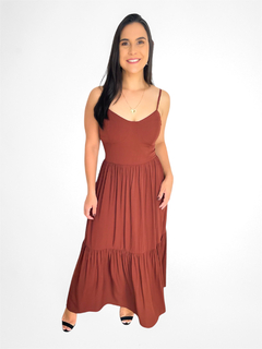 VESTIDO MIDI DE VISCOSE COM ALÇA E LASTEX ATRAS - MARROM - comprar online