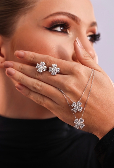 Colar Trevo do Amor Moissanite