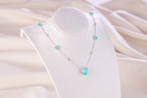 Colar Andrea Coração Baguetes