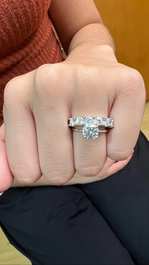 Meia Aliança Meghan Moissanite 4mm