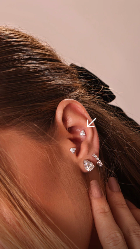 Brinco Triangle Moissanite 4mm