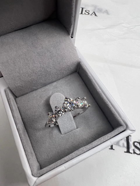 Meia Aliança Moissanites Degradê