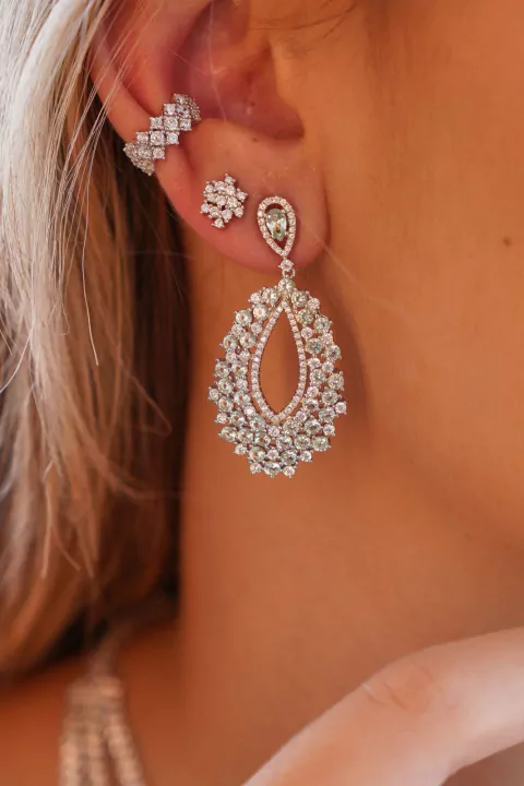 Brinco Marcella Luxo