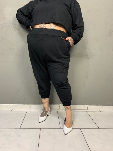 Calça Jogger preta Plus Size