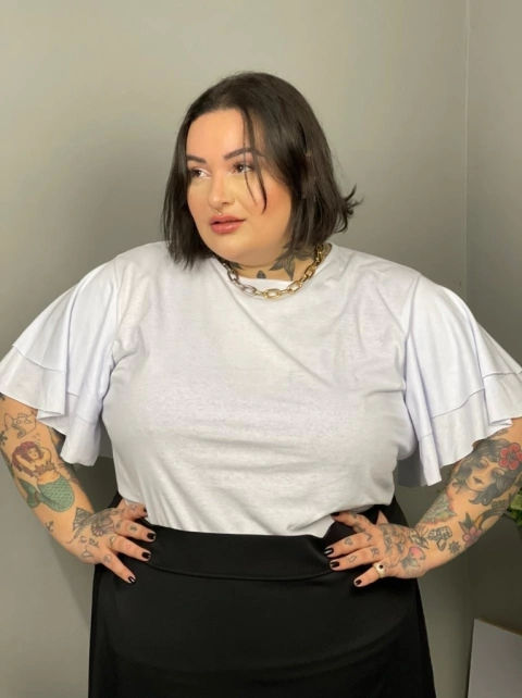 Blusa com babado branco Plus Size