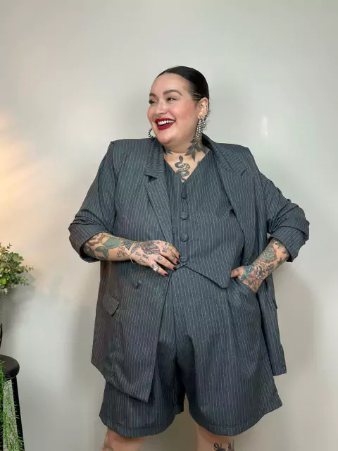 Blazer Risca de Giz Cinza