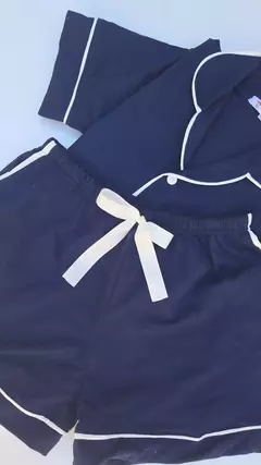 Pijama americano curto azul marinho na internet