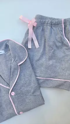 Pijama americano curto cinza com rosa - ateliê dos pijamas 