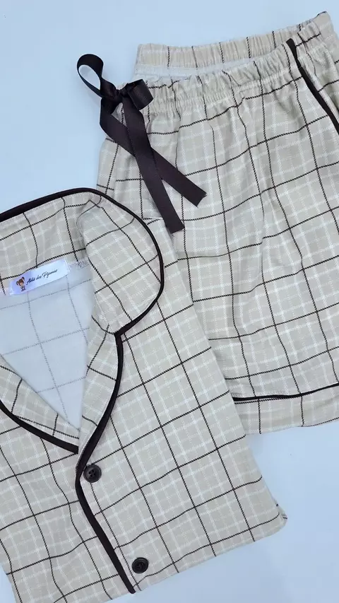 Pijama americano curto xadrez off white e marrom - comprar online