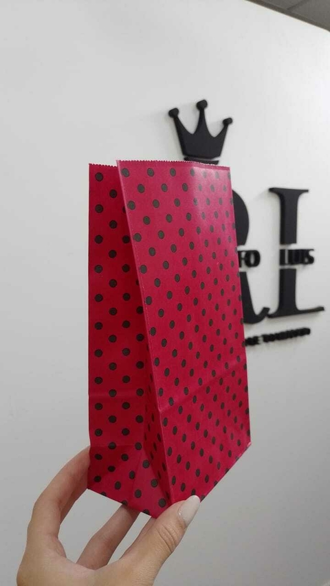 BOLSITAS DE PAPEL FUCSIA CON LUNARES NEGROS x10 U