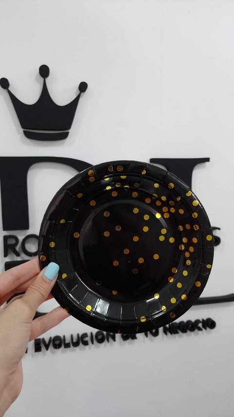PLATO POLIPAPEL NEGRO CON LUNARES DORADO x10 U