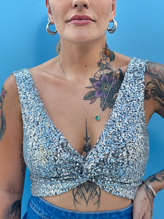CROPPED TRANSPASSADO PAETÊ PRATA A FESTA - comprar online