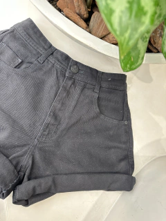 SHORT MOM CÓS ALTO MÔNACO PRETO DEGRANT