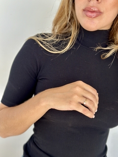 BLUSA CANELADA MADALENA PRETA - Maria Bunita Brand