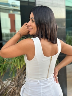 CROPPED ALFAIATARIA ALAIDE OFF WHITE na internet