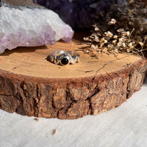 * Anel Serpente Ônix (número 18) - Madre Luna Joias