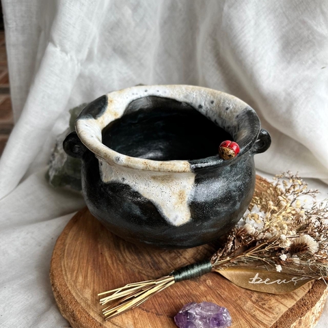 *Caldeirão G em cerâmica com joaninha - Flavia Ozik