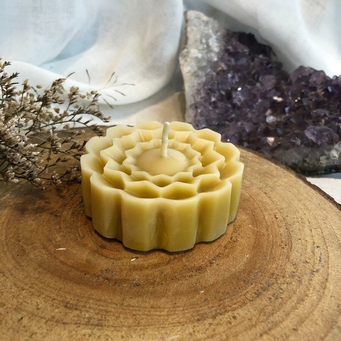 * Vela Mandala (cera de abelha) - Colmeia de Luz