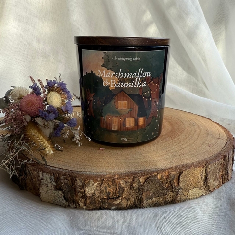 * Vela Marshmallow e Baunilha - The Whispering Cabin
