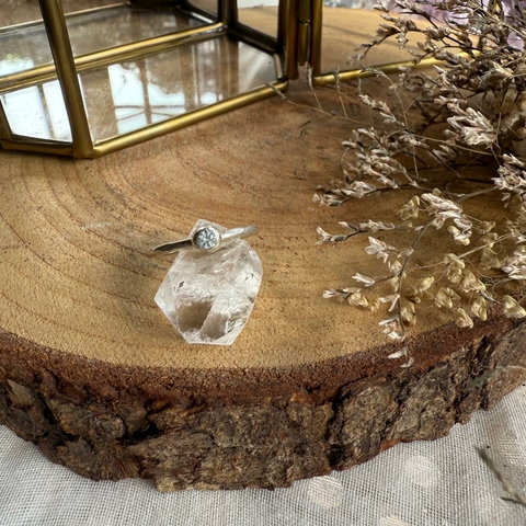 * Anel Topazio Sky mini Prata 950 (número 16 - transparente pro azul) - Madre Luna Joias