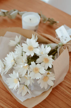 RAMO MARGARITA CREMA - comprar online