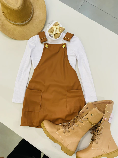 Salopete Corino c/Blusa 2, 4, 6 e 8 Anos