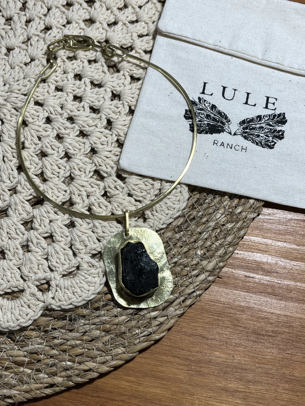 Collar Kari Bronce Negro