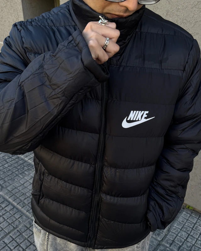 CAMPERA NK 2 EN 1 BLACK — imagen 5
