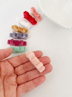 Presilha para bebê laço veludo