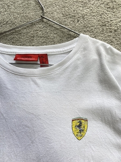 Camiseta Ferrari (M) na internet