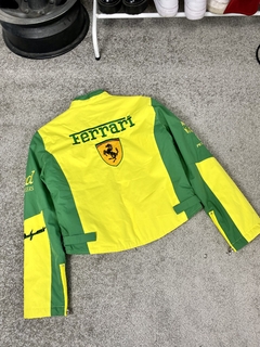 Jaqueta Ferrari Verde Amarela Sem uso (P) - comprar online
