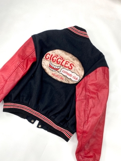 Bomber Colegial Gringa Giggles (M/G) - Odevy Brechó