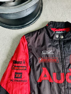 Racing Audi Preta (M-G) na internet