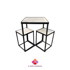 Mesa de hierro + 2 banquitos