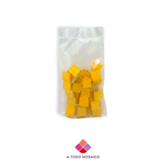 Vidrio amarillo oro (1x1 cm) - comprar online