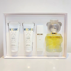 Kit Moschino Toy 2 Eau de Parfum com 4 Peças - Day Imports