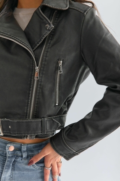 CAMPERA ECOCUERO JAZMIN en internet