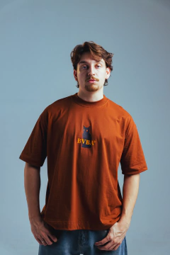 Camiseta Boxy Oversized Avelã - Sussurro invisível - BVBA Supply® - Supplying good trips!