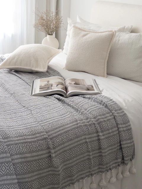 Manta Gris c/ Borlas GHI-65 - comprar online