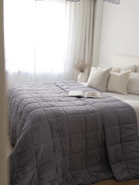 Acolchado Bitono Teddy King GH1179/4-LILA GRISÁCEO - comprar online