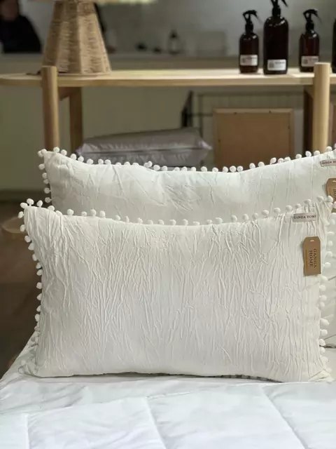 Funda Pompones Off White 60x40