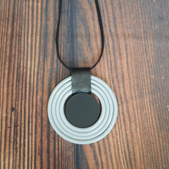 Colar De Círculos em Borracha - comprar online