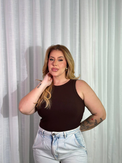 Regata Virgínia marrom plus