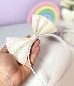 Tiara Antonia glitter na internet