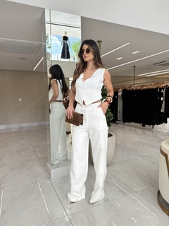 Conjunto colete e pantalona na internet