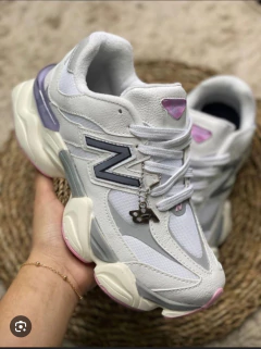 Tenis New Balace 9060 Branco com Rosa - comprar online