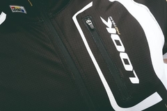 CAMISETA LOOK MASCULINA PROTEAM PRETA na internet