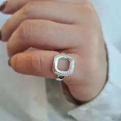 ANILLO BASE CUADRADA CON MICROPAVE